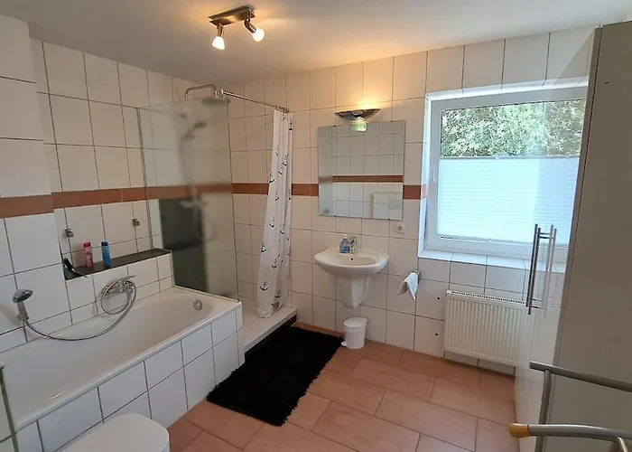 5 Bedrooms With 6 Beds - 3 Bathrooms - Roof Terrace *