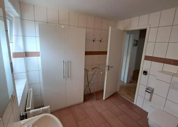 5 Bedrooms With 6 Beds - 3 Bathrooms - Roof Terrace Hamburg