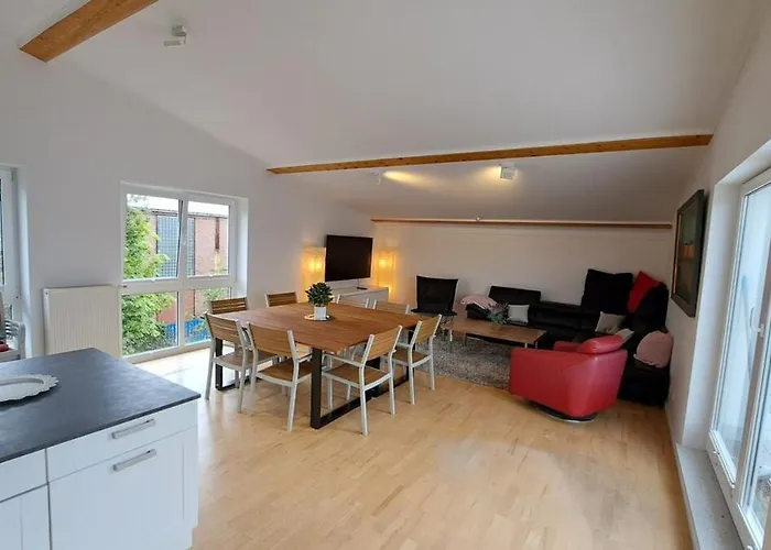 5 Bedrooms With 6 Beds - 3 Bathrooms - Roof Terrace Apartament