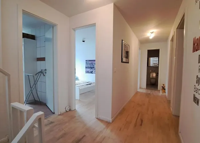 5 Bedrooms With 6 Beds - 3 Bathrooms - Roof Terrace Hamburg